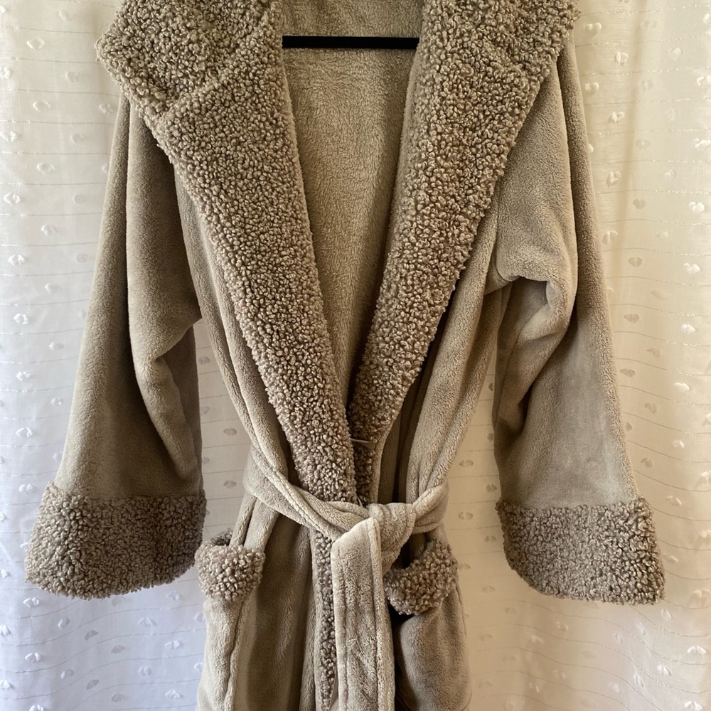 Pottery Barn Robe - Picture 4 of 6